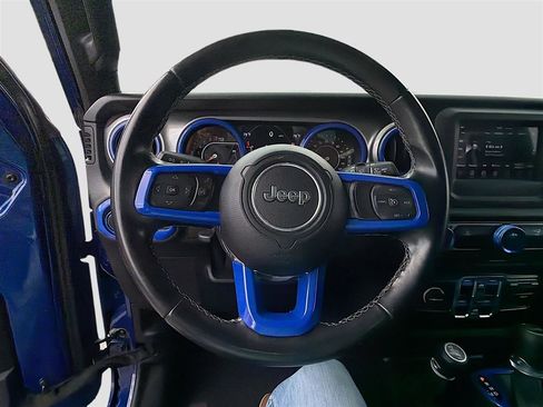 Used 2020 Jeep Wrangler Unlimited Sahara image 11