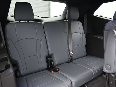 Used 2024 Buick Enclave Premium FWD image 18