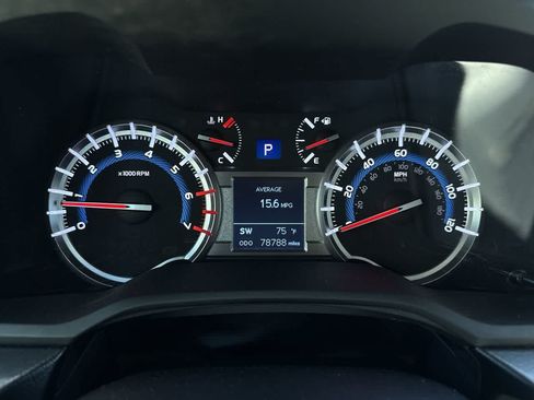 Used 2019 Toyota 4Runner TRD Off-Road Premium AWD/4WD image 17