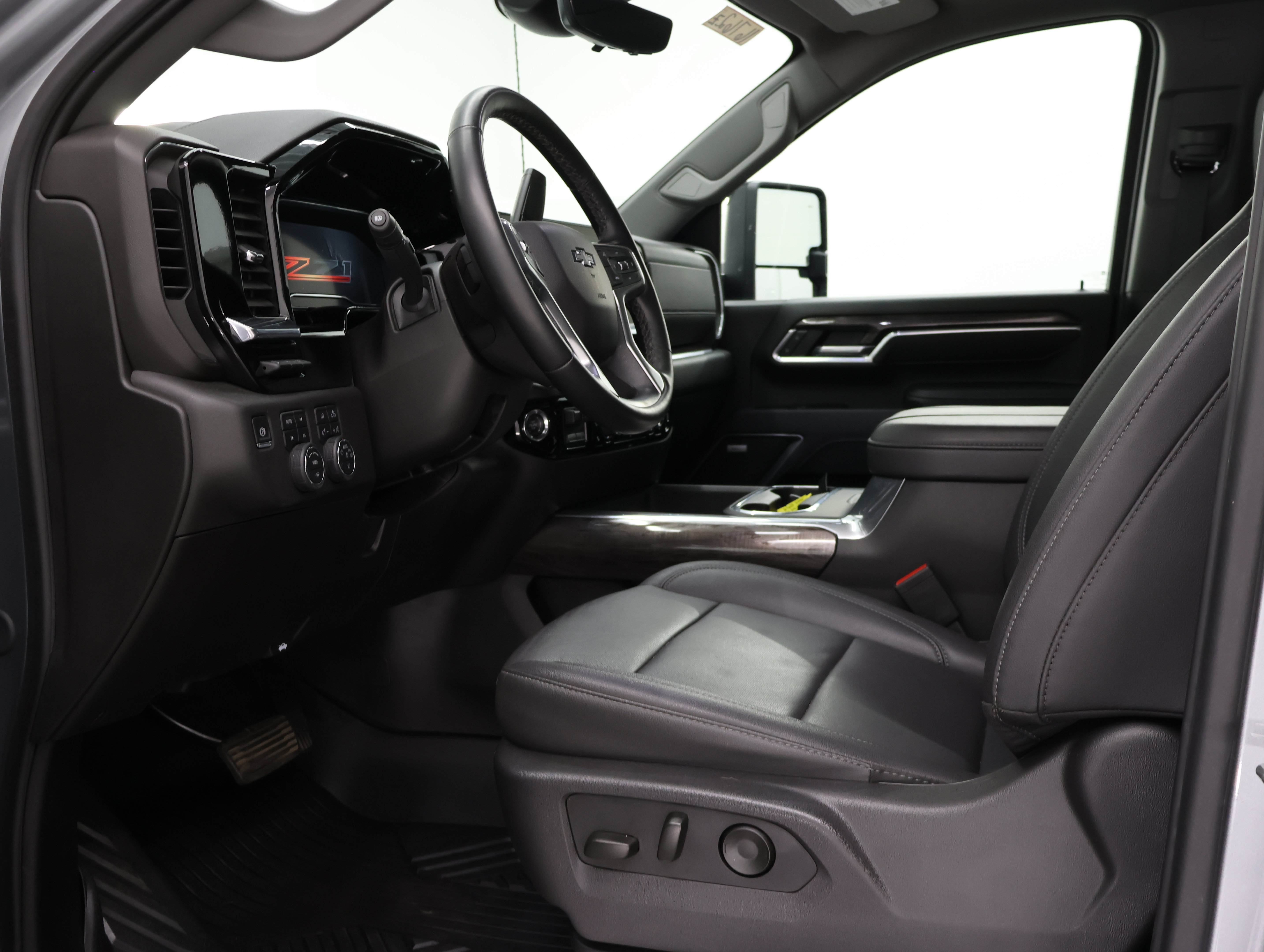 Used 2025 Chevrolet Silverado 2500 LTZ w/ Trail Boss Package AWD/4WD image 8