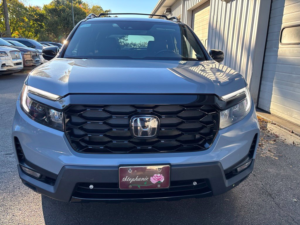 Used 2023 Honda Passport Elite image 2