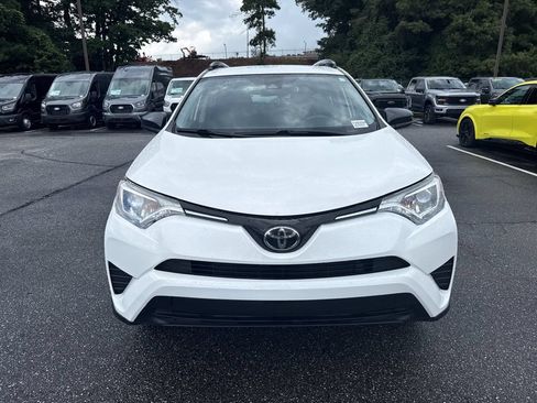 Used 2017 Toyota RAV4 LE FWD image 2