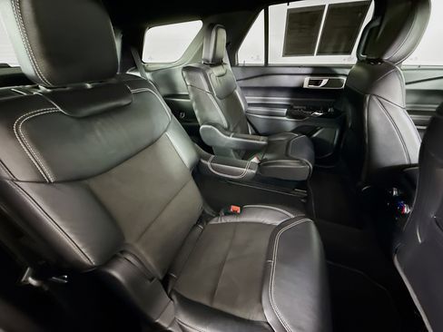 Used 2022 Ford Explorer ST image 35