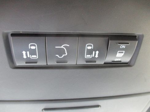 Used 2017 Dodge Grand Caravan GT image 35