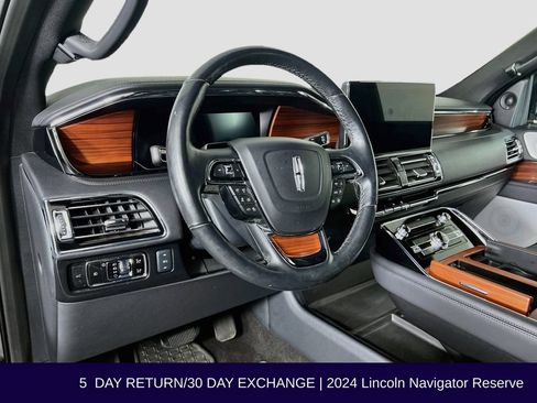 Used 2024 Lincoln Navigator Reserve AWD/4WD image 11