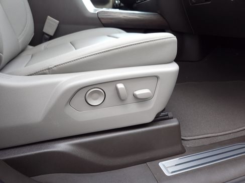 New 2025 GMC Sierra 2500 SLT w/ SLT Convenience Package image 40