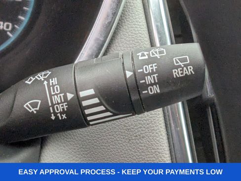 Used 2021 Chevrolet Equinox LS image 33