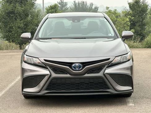 Used 2021 Toyota Camry SE FWD image 18