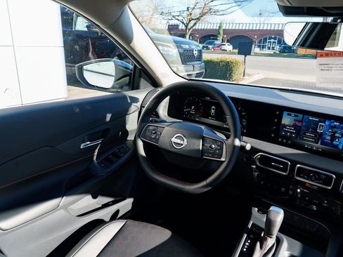 New 2026 Nissan Sentra SR w/ SR Premium Package FWD image 11