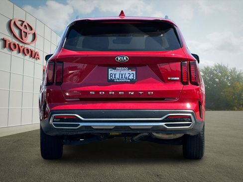 Used 2021 Kia Sorento S FWD image 4