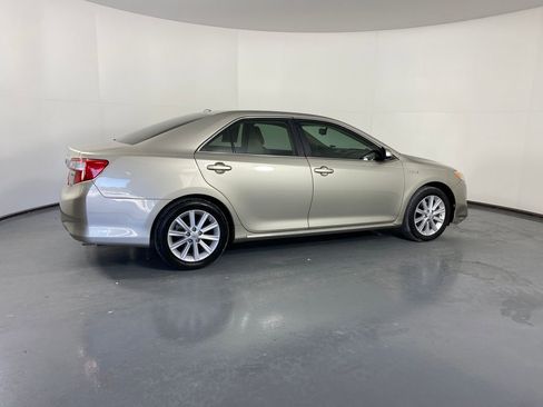 Used 2014 Toyota Camry XLE image 6