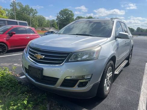 Used 2014 Chevrolet Traverse LT image 1