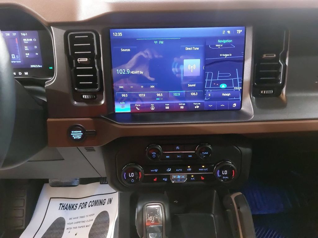 Used 2024 Ford Bronco Outer Banks AWD/4WD image 19