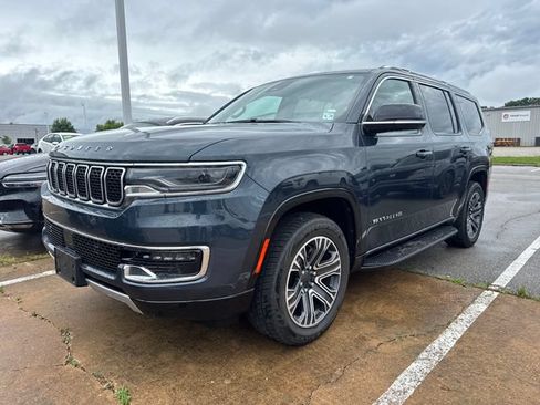 Used 2024 Jeep Wagoneer Series II AWD/4WD image 1