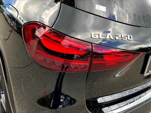 New 2026 Mercedes-Benz GLA 250 4MATIC image 18