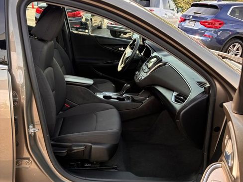 Used 2020 Chevrolet Malibu LT FWD image 20