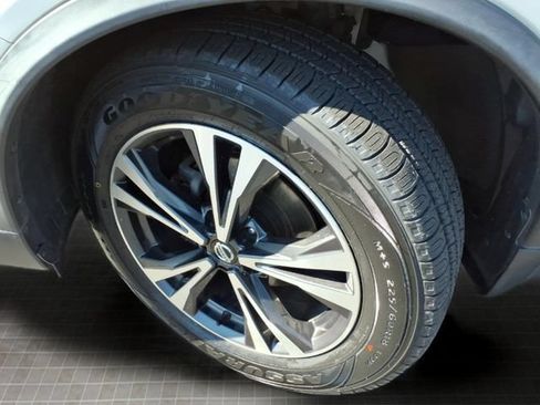 Used 2019 Nissan Rogue SV w/ Premium Package AWD/4WD image 10