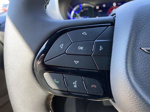 New 2023 Chrysler Pacifica Touring-L w/ S Appearance Package image 15