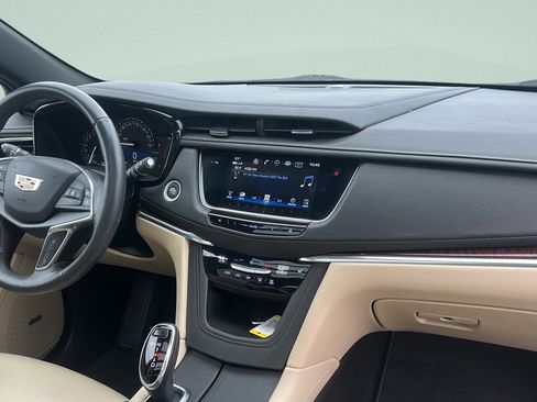 Used 2018 Cadillac XT5 Luxury w/ Driver Awareness Package image 49
