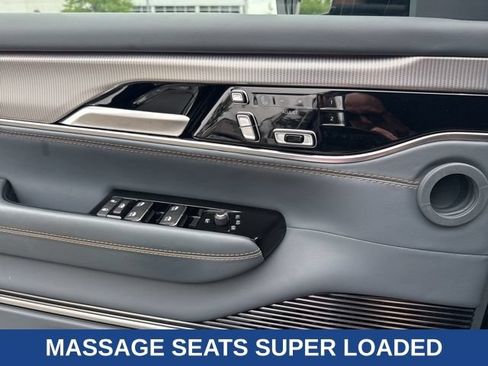 Used 2023 Jeep Grand Wagoneer L Series II w/ Premium Group II AWD/4WD image 43