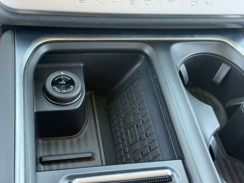 Certified 2025 Ford Expedition Active AWD/4WD image 29
