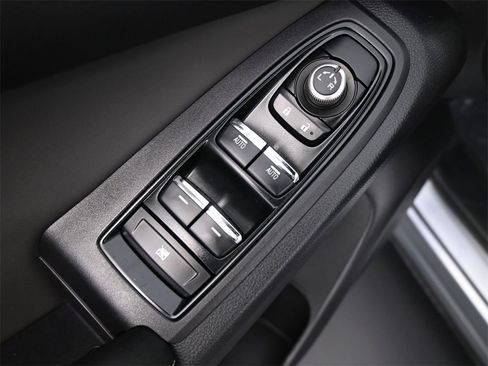 Used 2024 Subaru Ascent Onyx Edition image 4