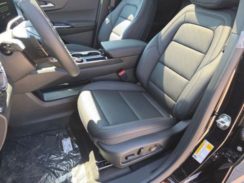 New 2026 Chevrolet Equinox LT w/ Convenience Package II FWD image 24