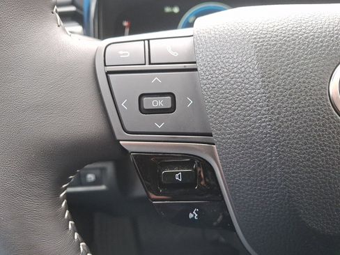 Used 2025 Toyota Camry SE image 21