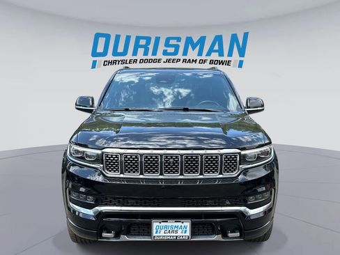 Used 2022 Jeep Grand Wagoneer Series III w/ HD Trailer Tow Package AWD/4WD image 6