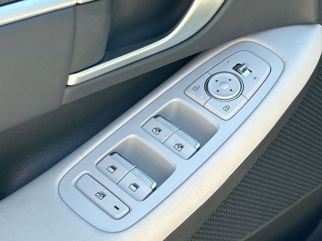Used 2025 Hyundai Sonata SEL FWD image 23
