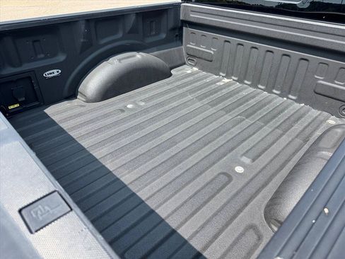 Used 2022 Ford F150 Lariat w/ Equipment Group 502A High AWD/4WD image 5