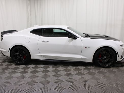 Used 2020 Chevrolet Camaro SS RWD image 29