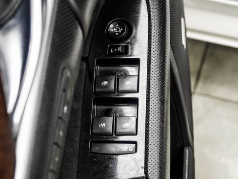 Used 2019 Cadillac XTS Luxury image 32