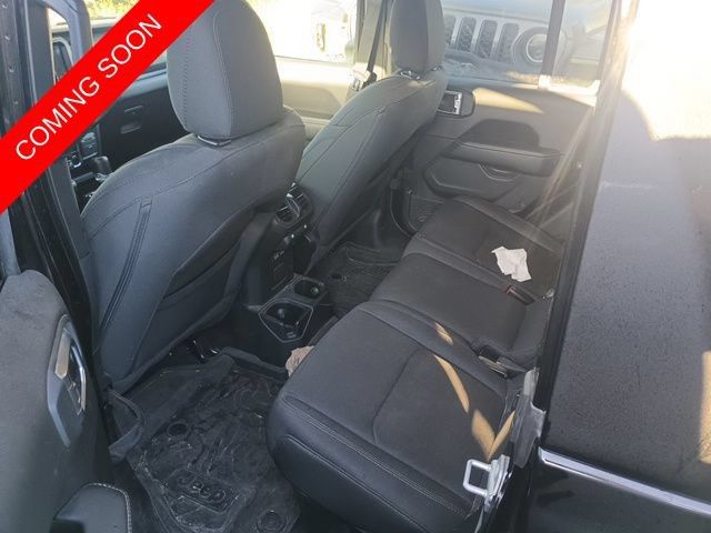Used 2022 Jeep Gladiator Overland w/ LED Lighting Group AWD/4WD image 7