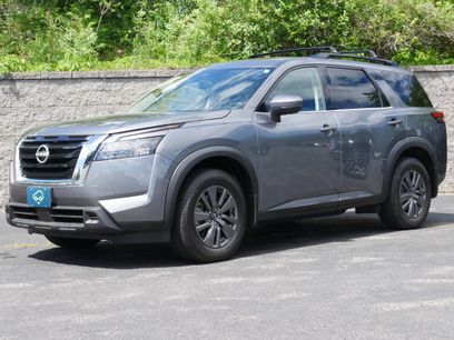 Used 2024 Nissan Pathfinder SV w/ SV Premium Package