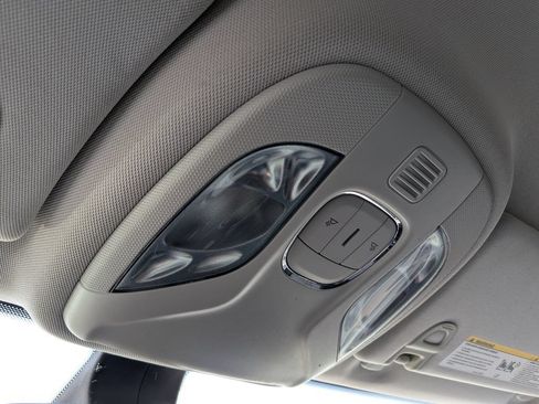 Used 2018 Jeep Compass Limited w/ Safe & Security Group FWD image 19