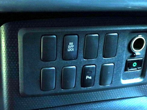 Used 2008 Toyota FJ Cruiser 4WD image 21