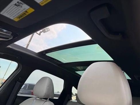 Certified 2025 Hyundai Tucson Limited image 13