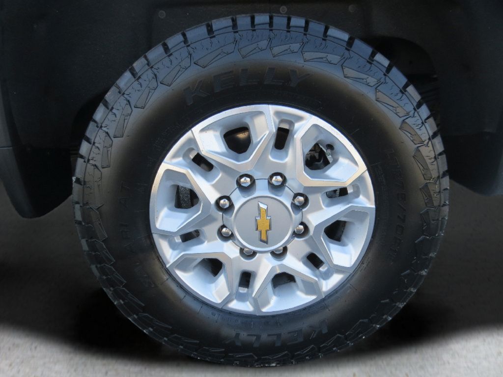 Certified 2025 Chevrolet Silverado 2500 LTZ w/ LTZ Convenience Package AWD/4WD image 13