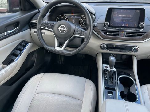 Certified 2023 Nissan Altima 2.5 SV image 12