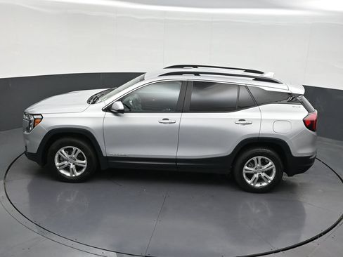 Used 2022 GMC Terrain SLE w/ Driver Convenience Package AWD/4WD image 16