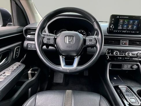 Used 2025 Honda Pilot EX-L image 9