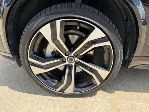Used 2025 Volvo XC90 B6 Ultra w/ Protection Package Premier AWD/4WD image 9