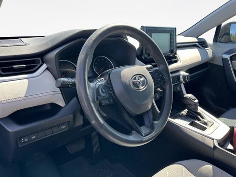 Used 2021 Toyota RAV4 XLE w/ Convenience Package image 13