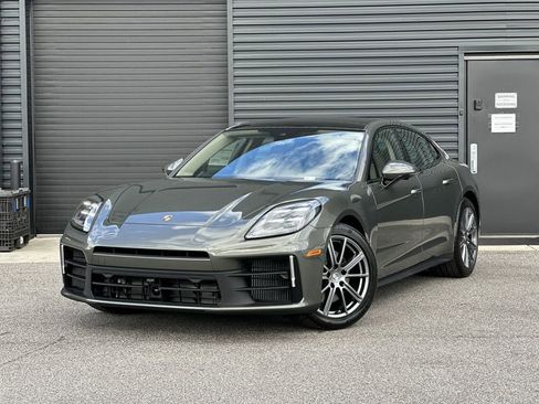 New 2026 Porsche Panamera 4 image 1