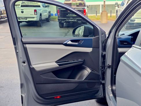 Used 2022 Volkswagen Taos SE image 20