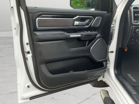Used 2019 RAM 1500 Laramie AWD/4WD image 11