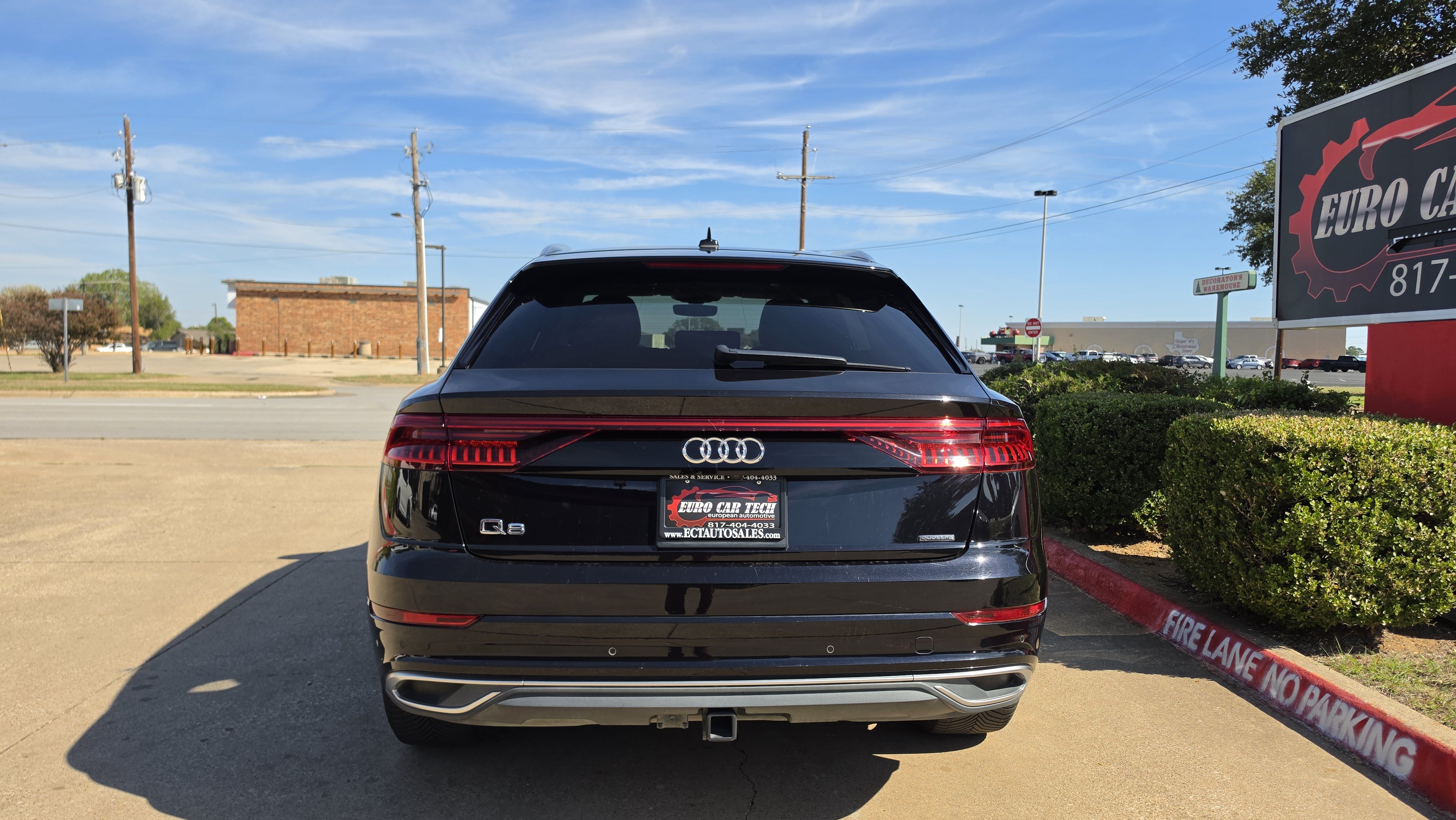 Used 2019 Audi Q8 Premium w/ Convenience Package AWD/4WD image 4