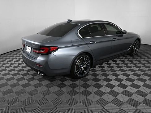 Used 2022 BMW 540i w/ Premium Package image 25