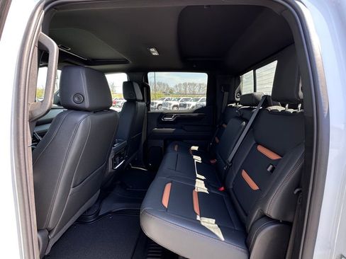 New 2026 GMC Sierra 1500 AT4 w/ AT4 Premium Package AWD/4WD image 21